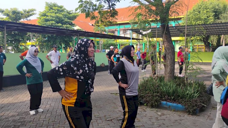 Polsek Krian Ikuti Senam SKJ Bersama Forkopimka, Perkuat Sinergitas Antarinstansi